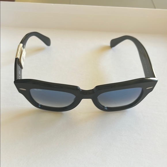 Ray-Ban Black/Blue Sunglasses main image 12